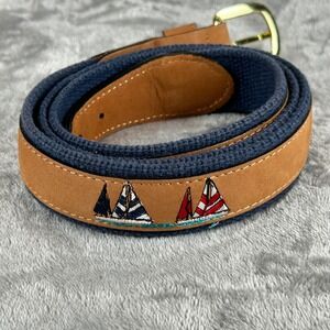 West Marine Mens Sailboat Embroidered Leather Canvas Belt Navy Tan Size 44 Brass